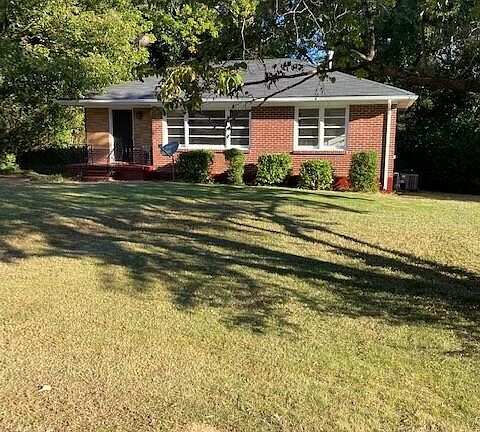 3rd image of 943 Sherwood Cir