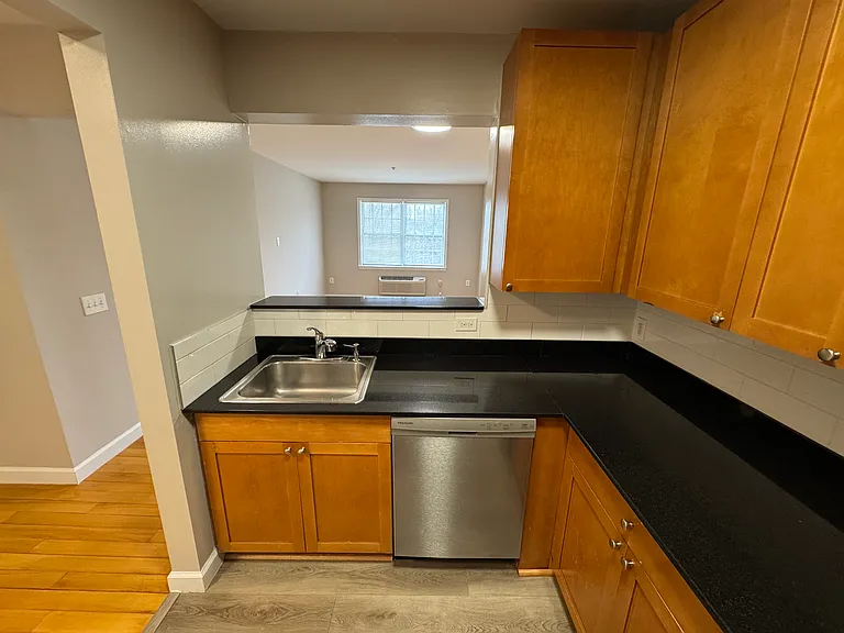 333 Willow St — Photo 5