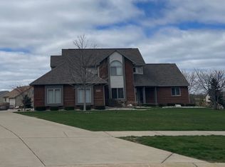 9167 Rotondo Dr #13, Howell, MI 48855