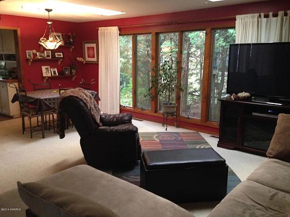 5th image of 215 N Reinberg Ave
