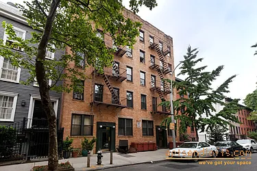 Rented by aptsandlofts.com