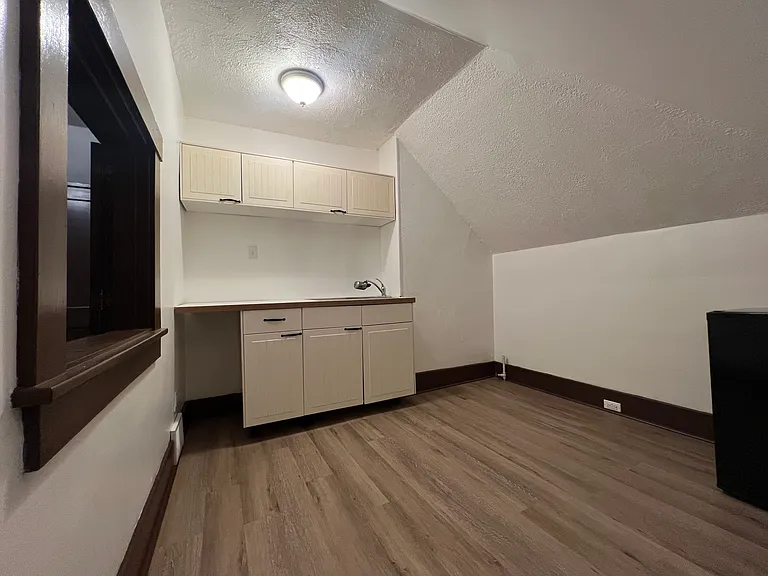 320 Zara St #2 — Photo 12