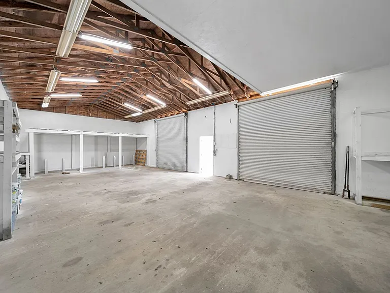 2950 Packinghouse Rd — Photo 37