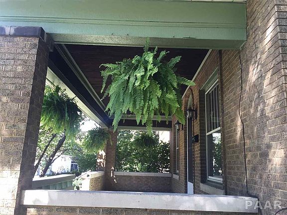 3rd image of 507 W Columbia Ter
