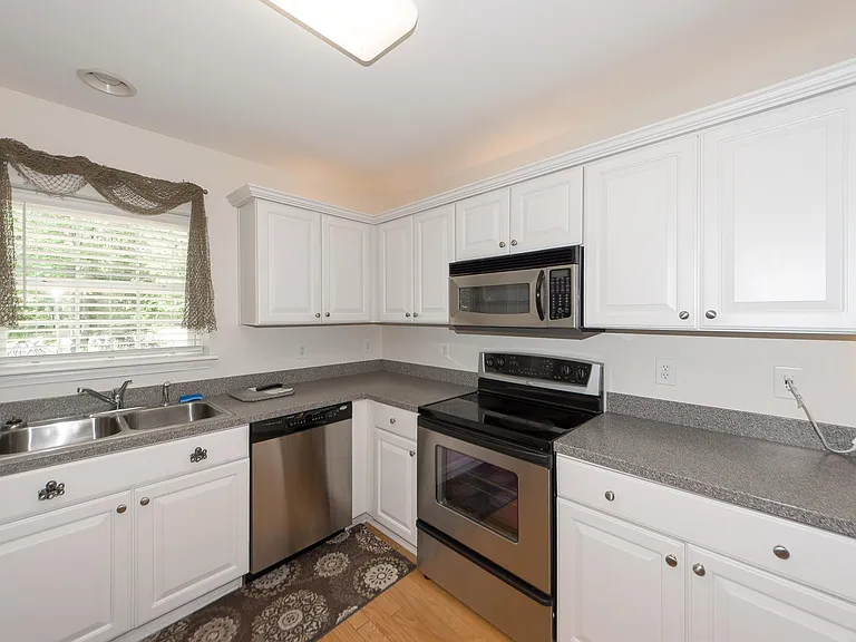 1005 Summerhaven Pl #F — Photo 12