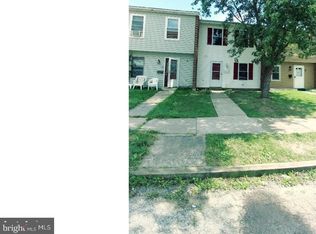 8 Kayak Ct, Newark, DE 19702