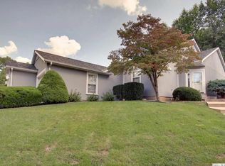 601 Gardendale Dr, Quincy, IL 62301