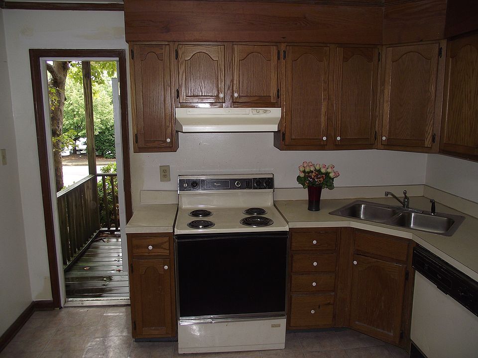 1st image of 973 Green St