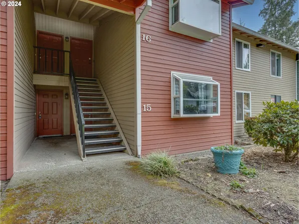 11990 SW Corby Dr APT 15, Portland, OR 97225