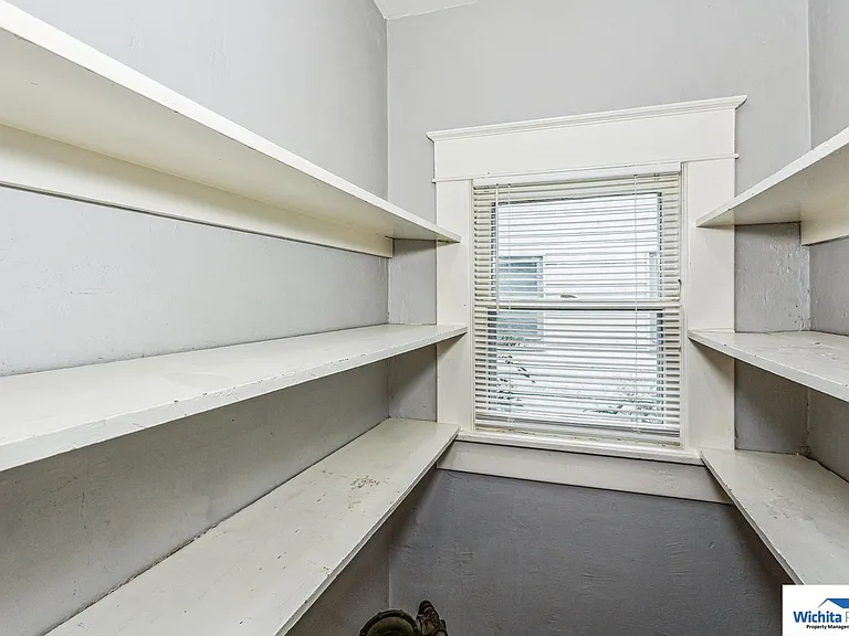 224 N Elizabeth St — Photo 9