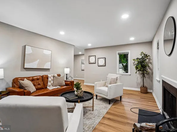 1537 Park Glen Ct, Reston, VA 20190