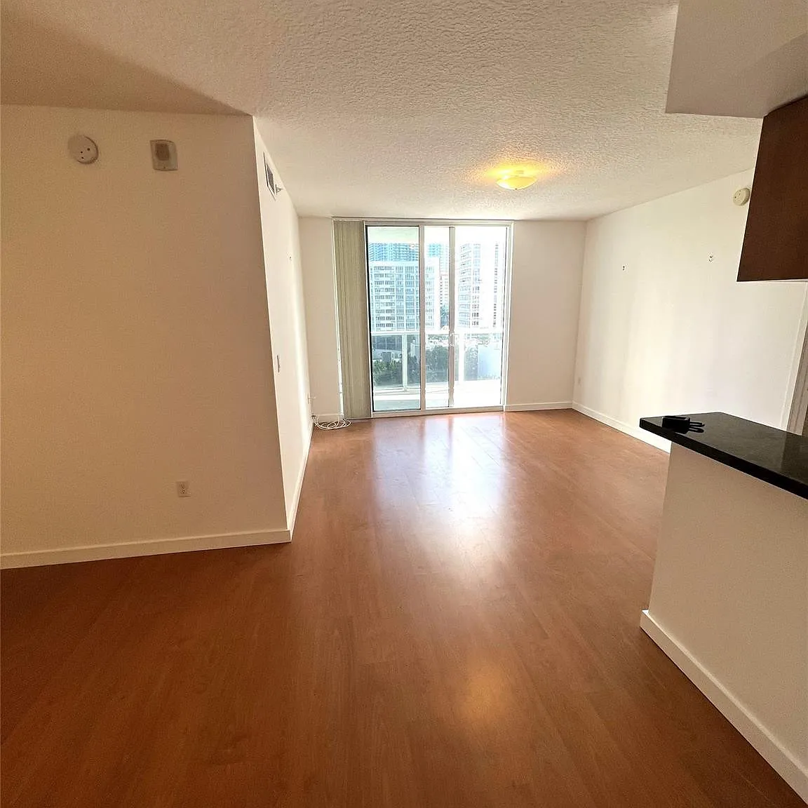 2 bed, 2.0 bath, 953 sqft, $3,300 — Photo 2