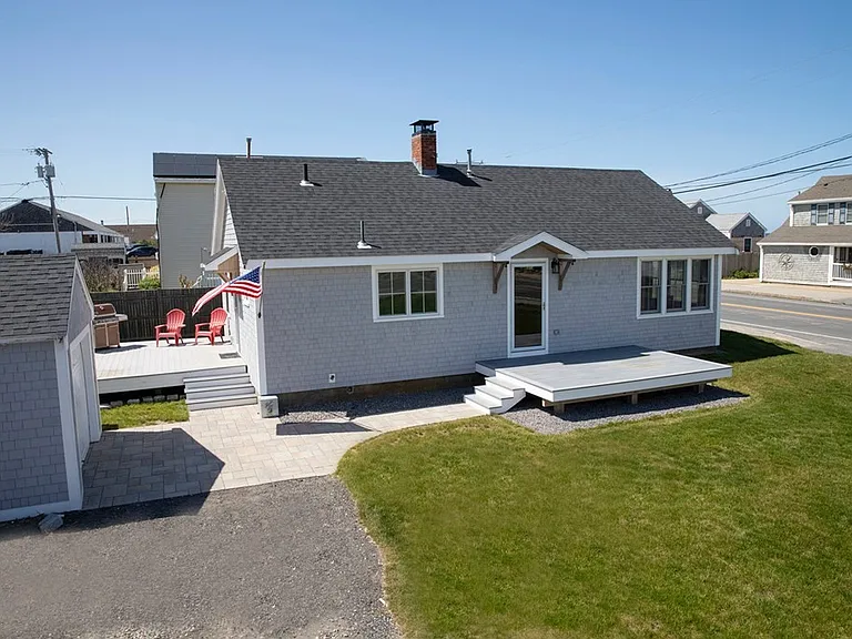 527 Ocean St — Photo 8