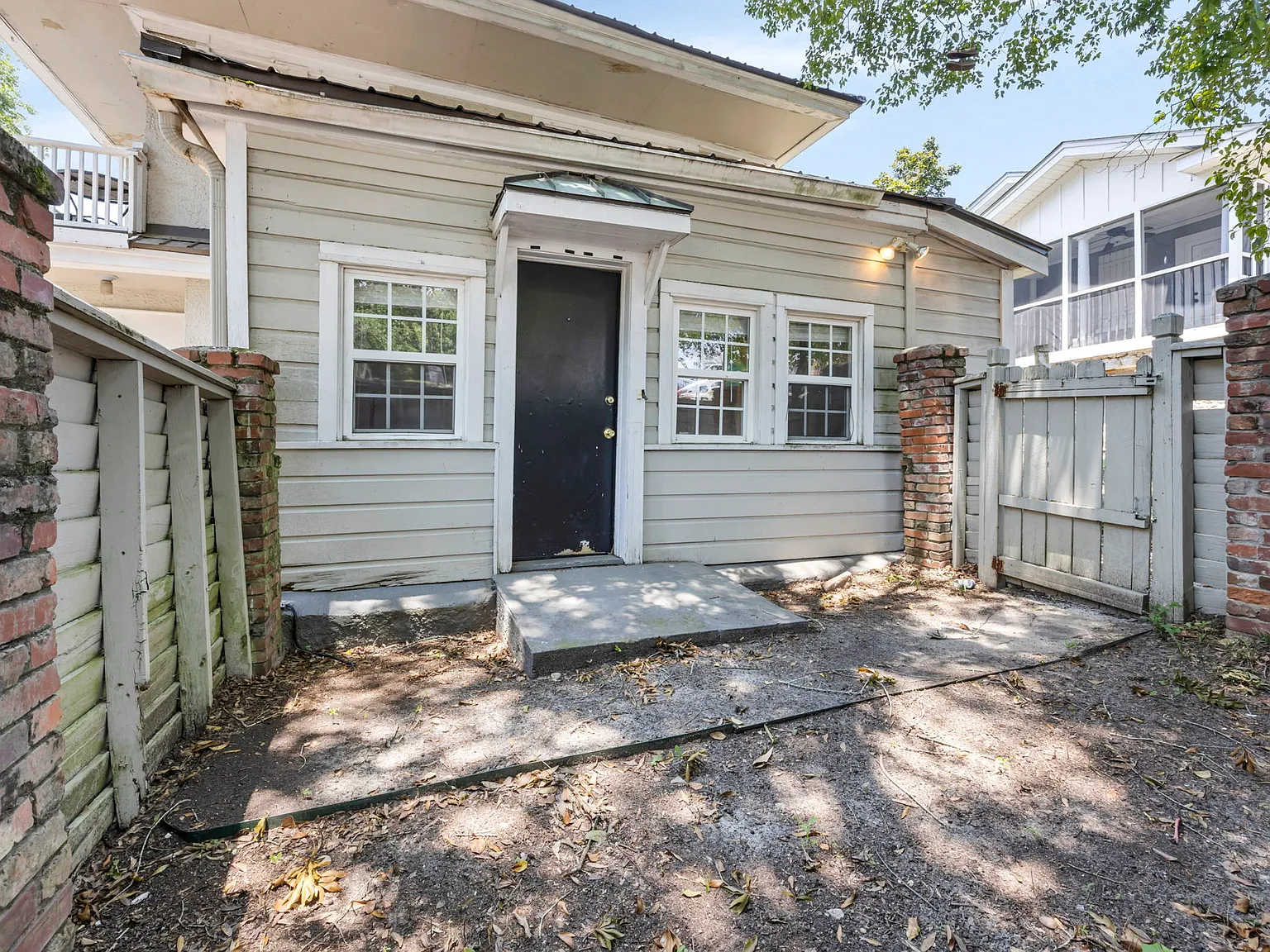 5 bed, 2200 sqft, $5,150 — Photo 4