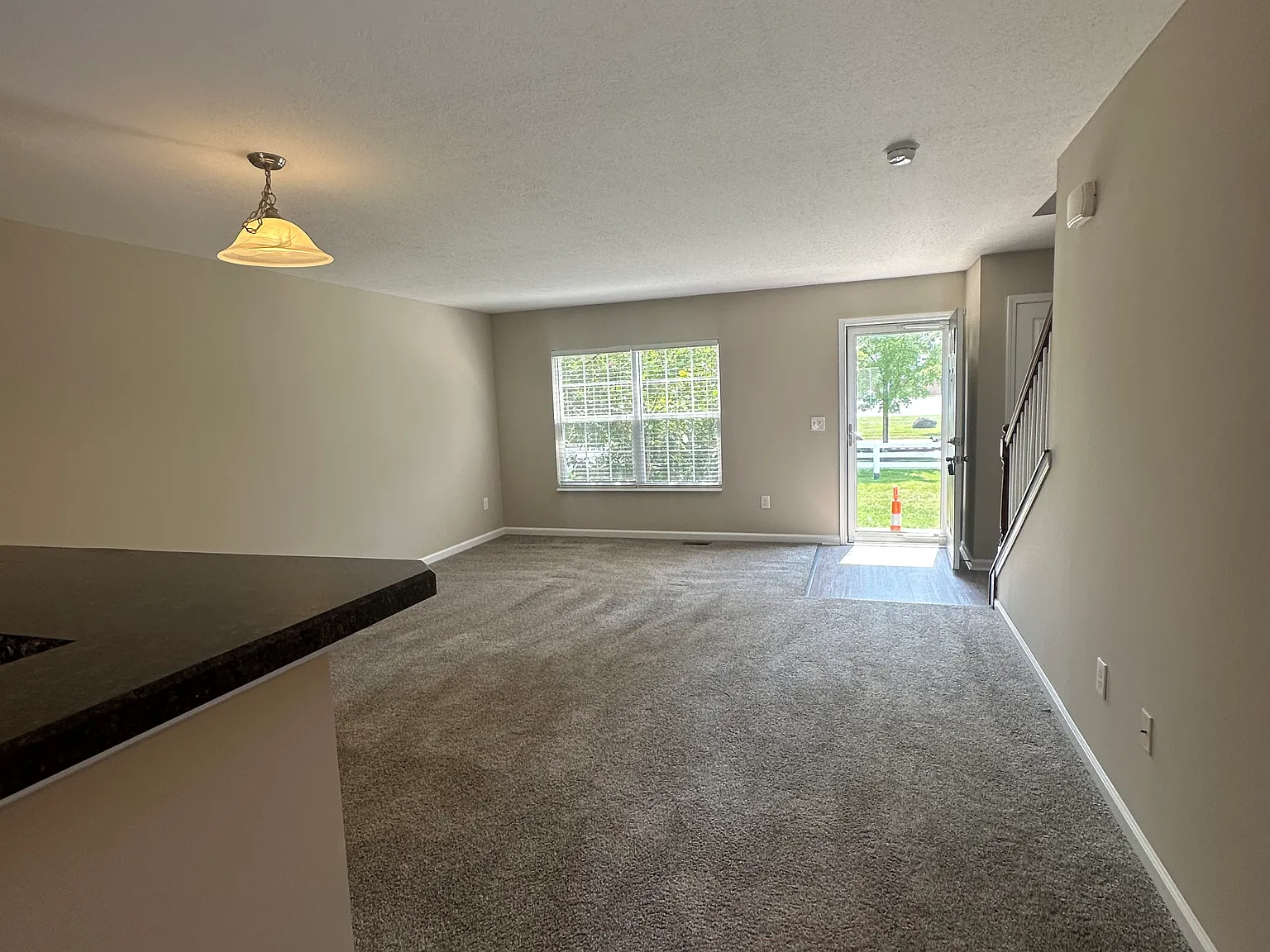 2 bed, 2.5 bath, 1945 sqft, $2,300 — Photo 3