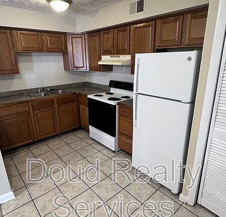 5th image of 1851 E Ocean Ave APT 2