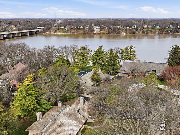 2nd image of 29633 Shelbourne Rd