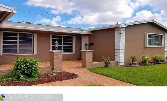 Home For Sale In Pasadena Lakes