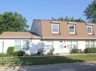 1687 Queensbury Cir, Hoffman Estates, IL 60169