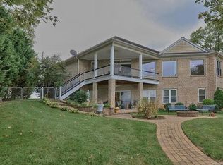 8072 Mountain Shore Dr, Sherrills Ford, NC 28673