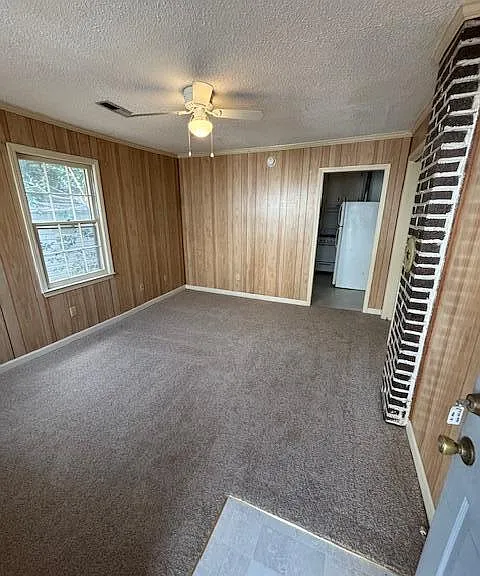 404 W Hampton Ave — Photo 2