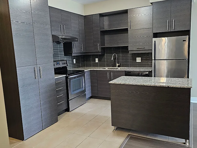 325 S Park Rd #511 — Photo 5