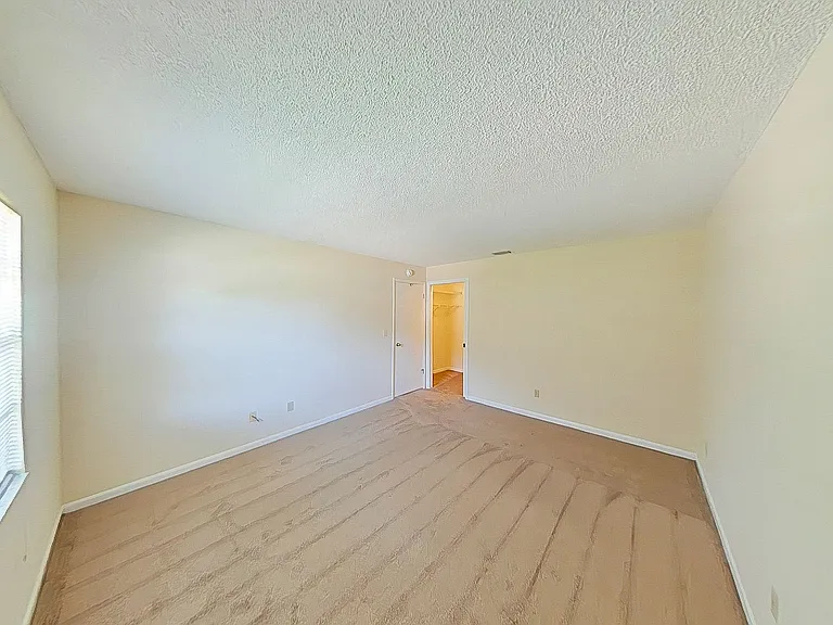 720 NE 30th Ave #P — Photo 5