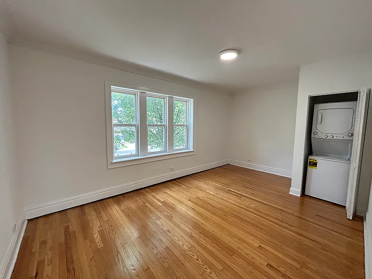 3018 N Karlov Ave #1H — Photo 4