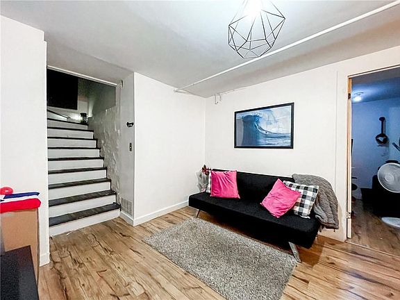 5th image of 29 Belmont Ave