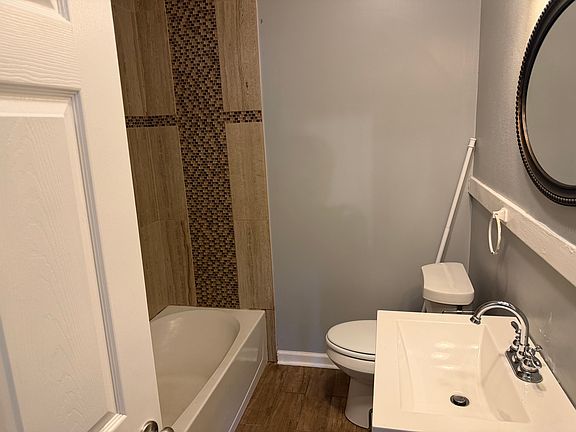5th image of 3422 W 10th St