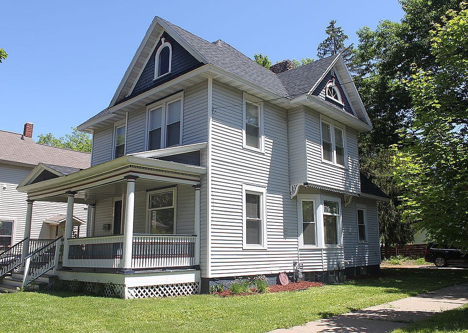 1st image of 213 Seymour St