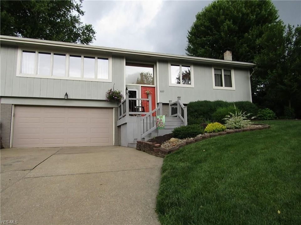 1st image of 1137 Norman Pl