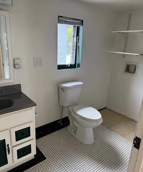 2111 Plant Ave — Photo 9