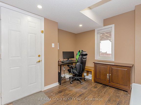 5th image of 6 October Pl