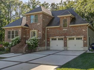 406 N Point Rd, Salem, IL 62881