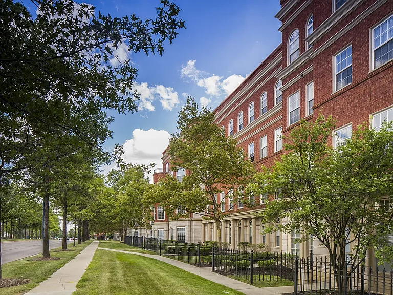 Easton Commons Apartments and Townhomes — Photo 30