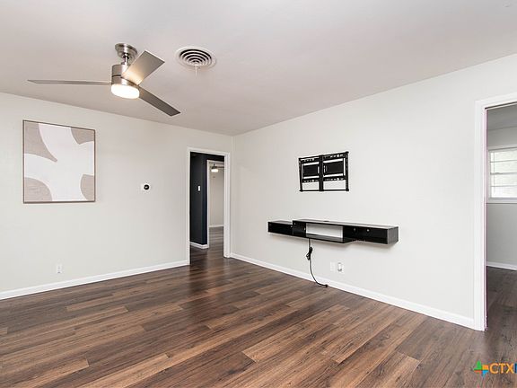 2nd image of 3005 Glenwood Dr