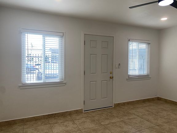 3rd image of 2278 Newport Blvd APT 3