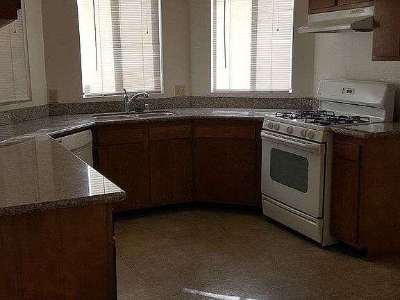 3rd image of 1161 Johnson Dr APT P