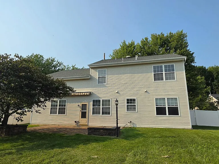 35 Oakmont Ter — Photo 4