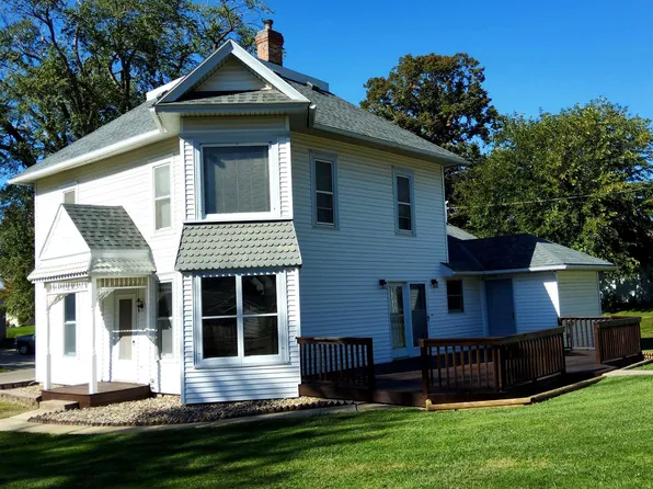 500 Pleasant St, Walnut, IA 51577