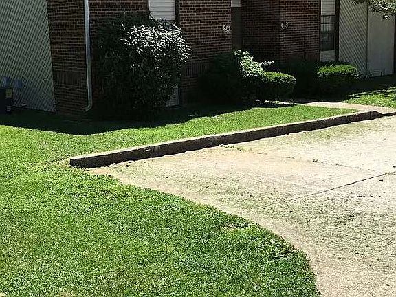 2nd image of 128 Landings Dr APT 4