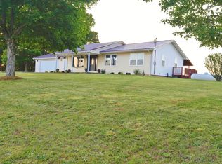 7240 Oak Grove Rd, Morehead, KY 40351