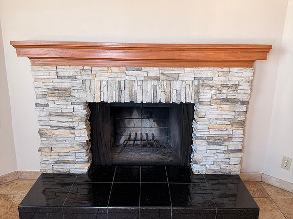 3rd image of 2319 Curlew St Unit 3