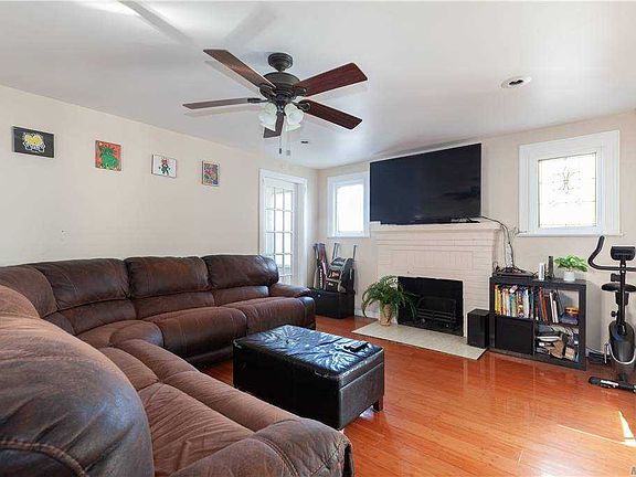 3rd image of 10976 201st St