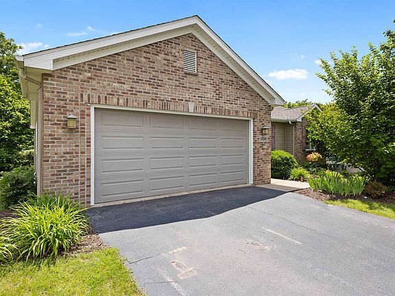 3rd image of 10589 Harrison Ct