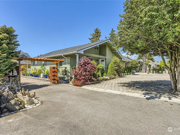 17702 Spruce Way, Lynnwood, WA 98037