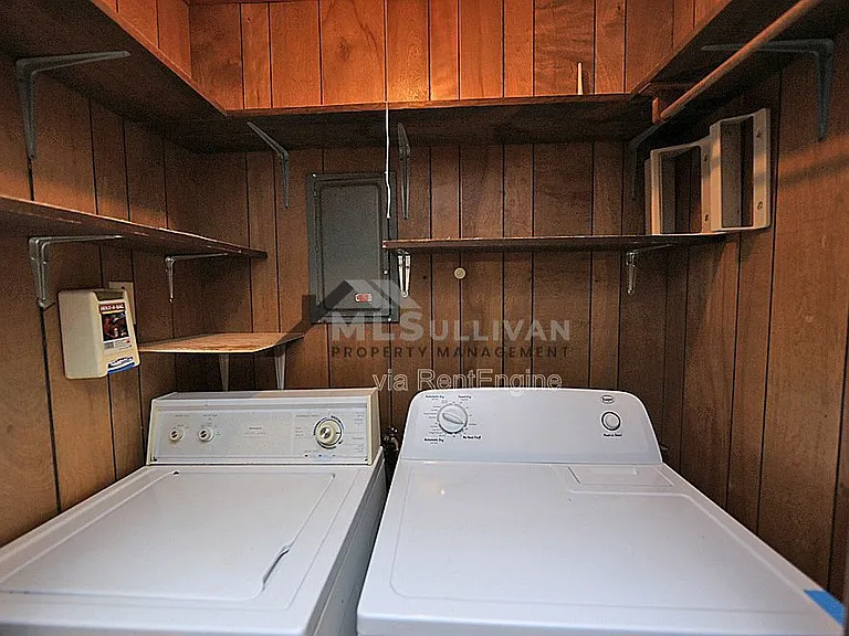 100 S Hassel St — Photo 8
