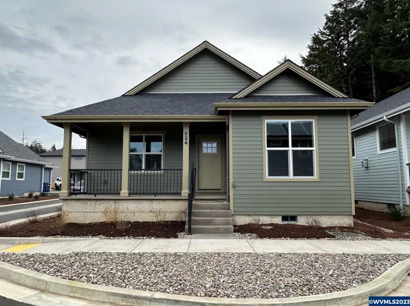 524 SE 44th St, Newport, OR 97366