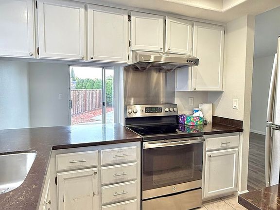 3rd image of 4268 Othello Dr